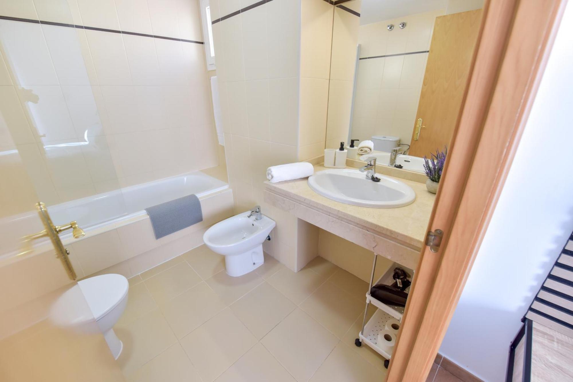 New Premium Apartment - Free Parking & Pools La Algaba Eksteriør bilde
